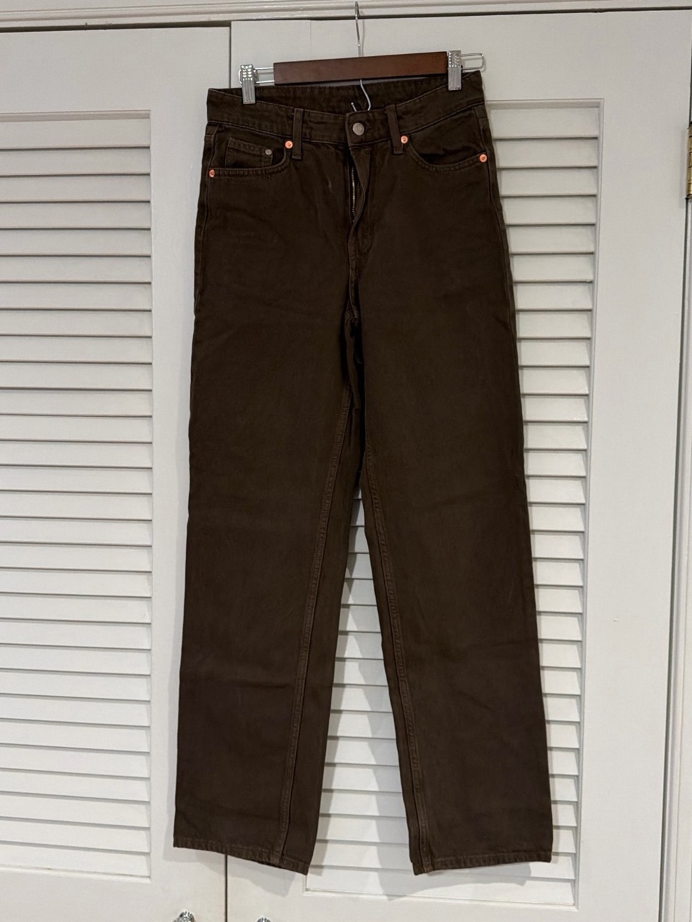 Straight High-Rise Jeans in Dark Brown